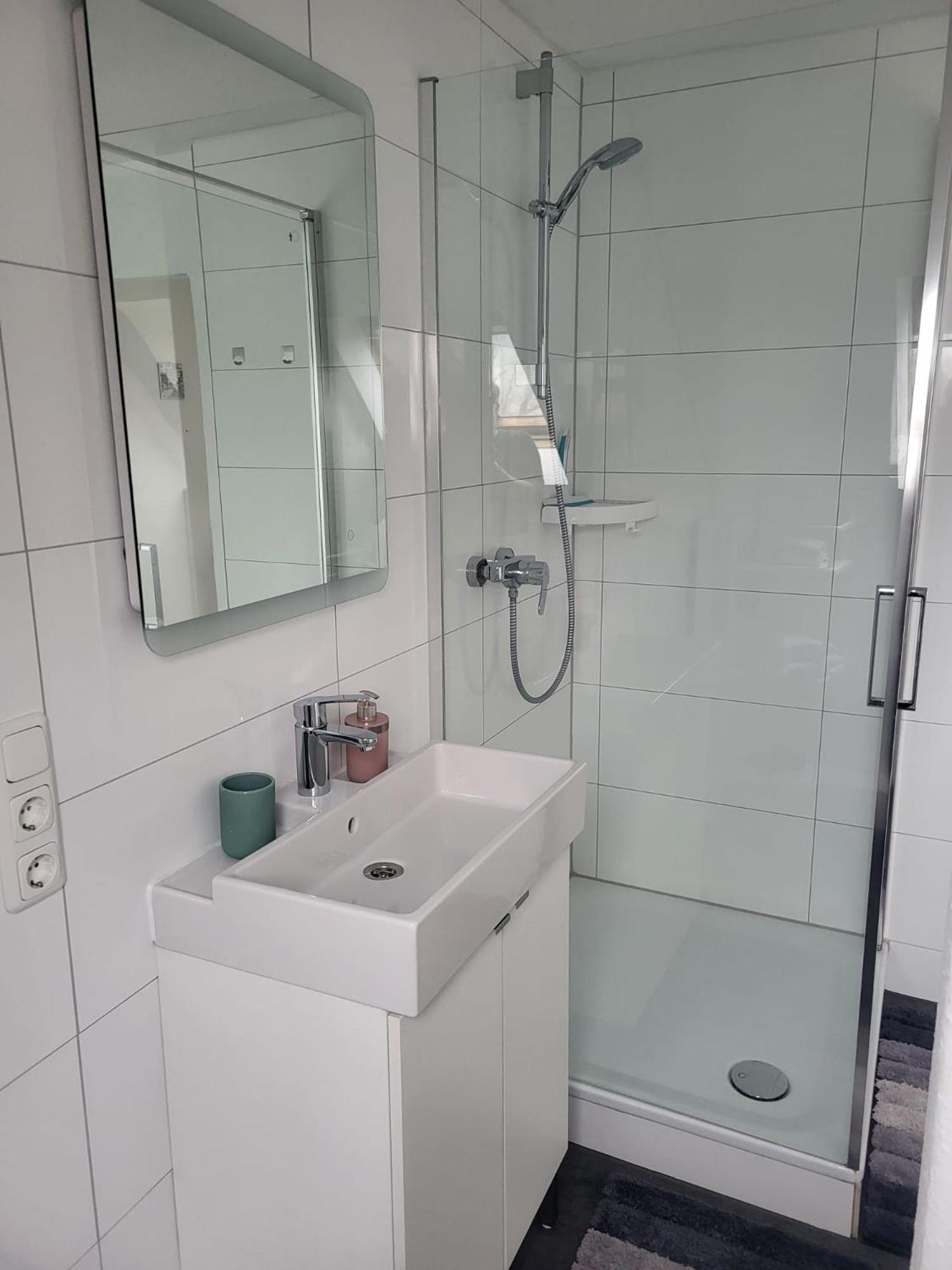 דיסבורג A&V Apartments Gemuetliche Rheinblick Wohnung Apt Daisy מראה חיצוני תמונה
